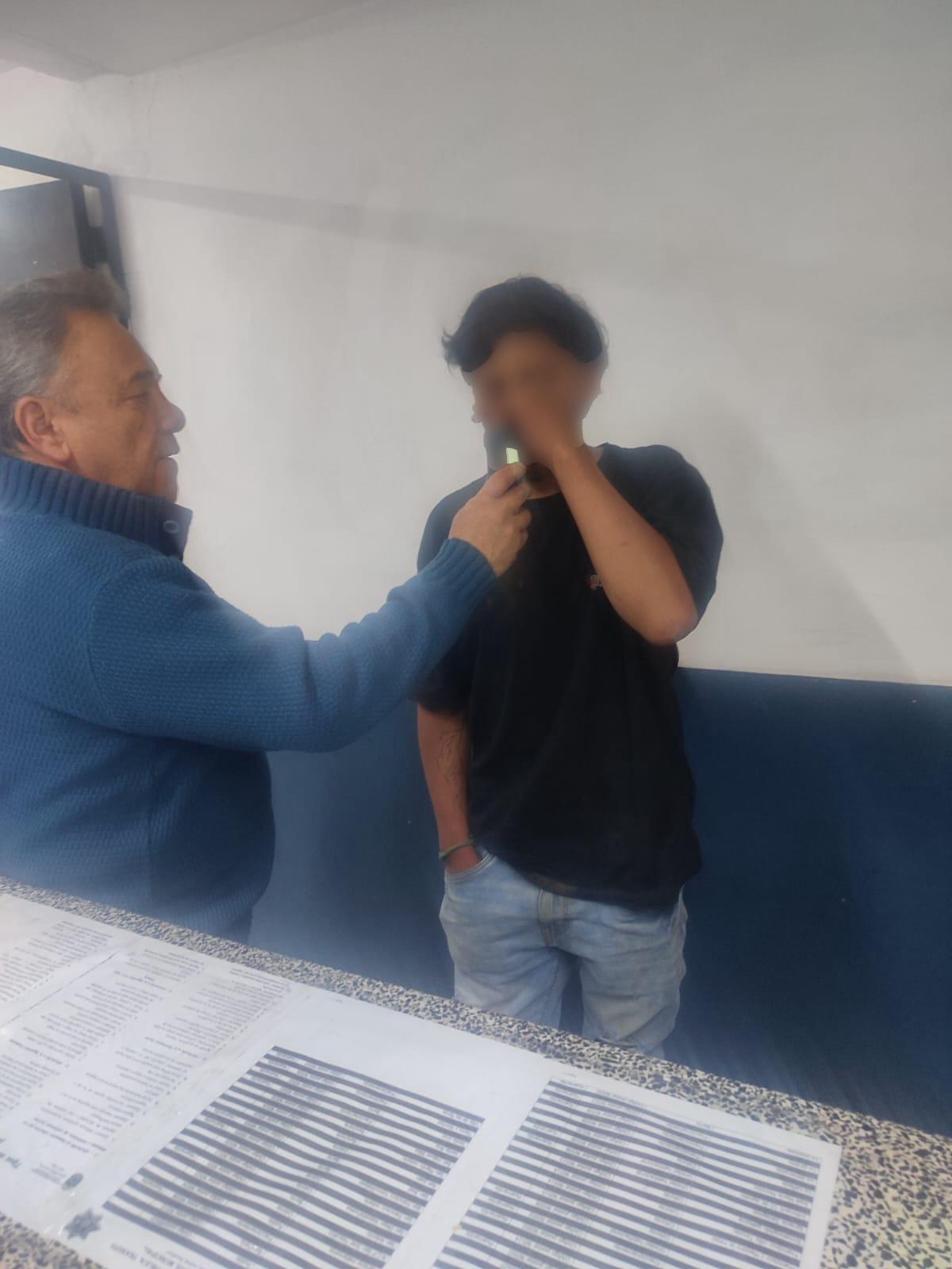 Joven es detenido en Huamantla tras incidente vehicular y denuncia por presunta portación de arma